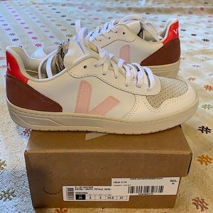 Veja V-10 Sneakers